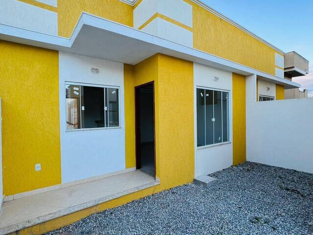 #1594 - Casa para Venda em Rio das Ostras - RJ