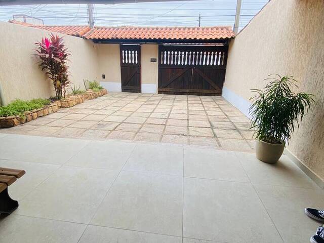 #1758 - Casa para Venda em Cabo Frio - RJ - 2