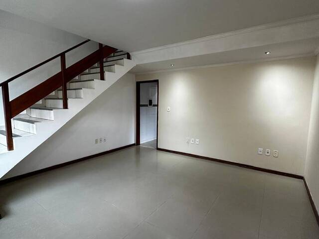 #2394 - Casa para Venda em Rio das Ostras - RJ - 2