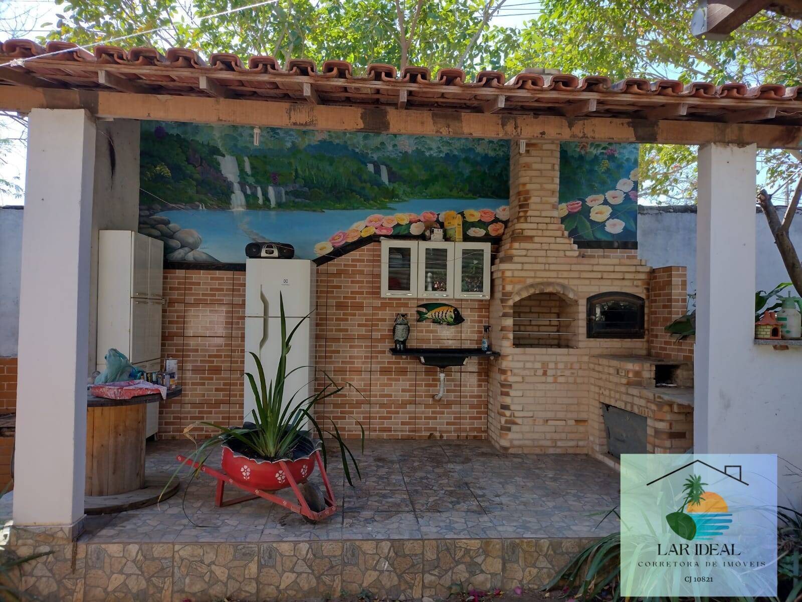 Casa à venda com 4 quartos, 600m² - Foto 2