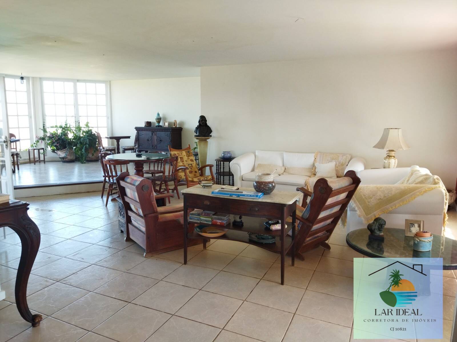 Casa à venda com 4 quartos, 600m² - Foto 3