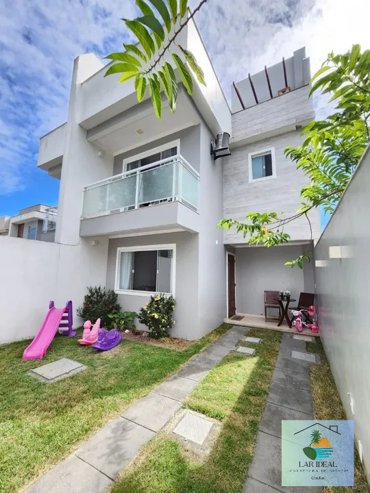Casa à venda com 2 quartos, 100m² - Foto 1