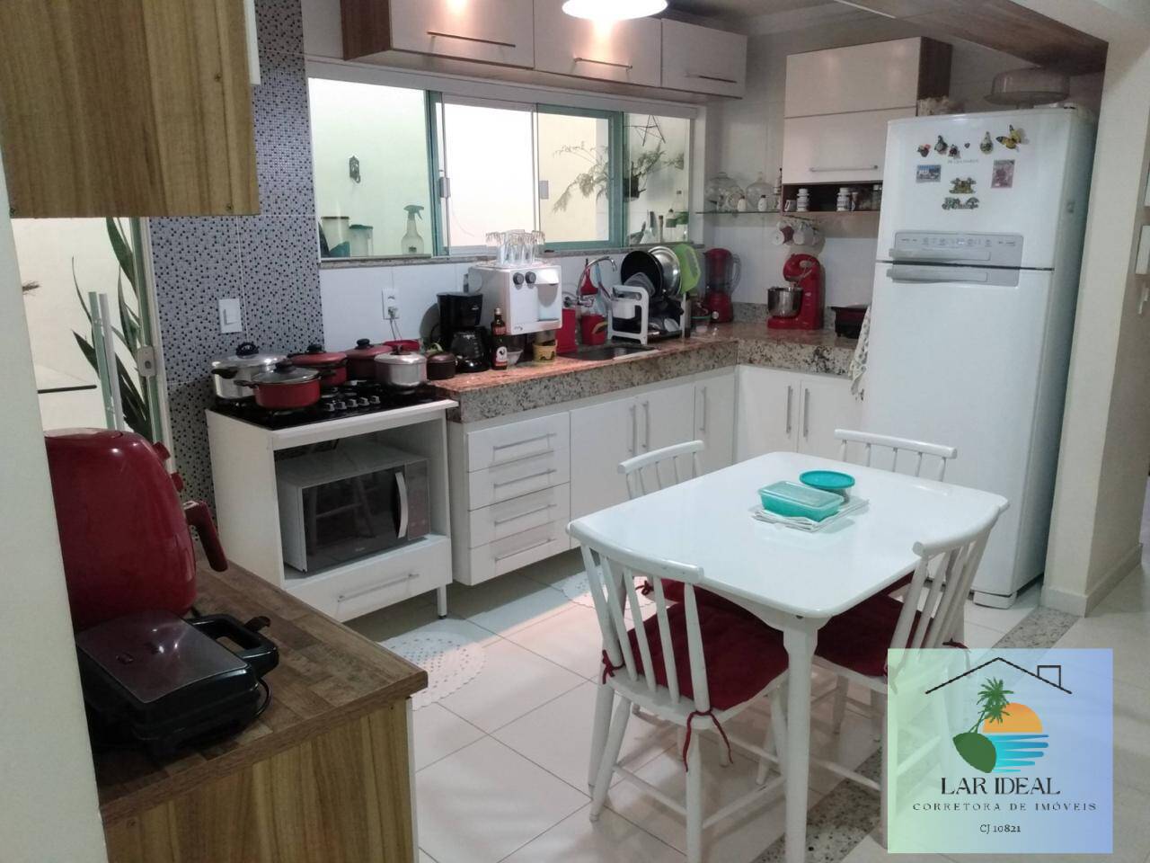 Casa à venda com 5 quartos, 137m² - Foto 18