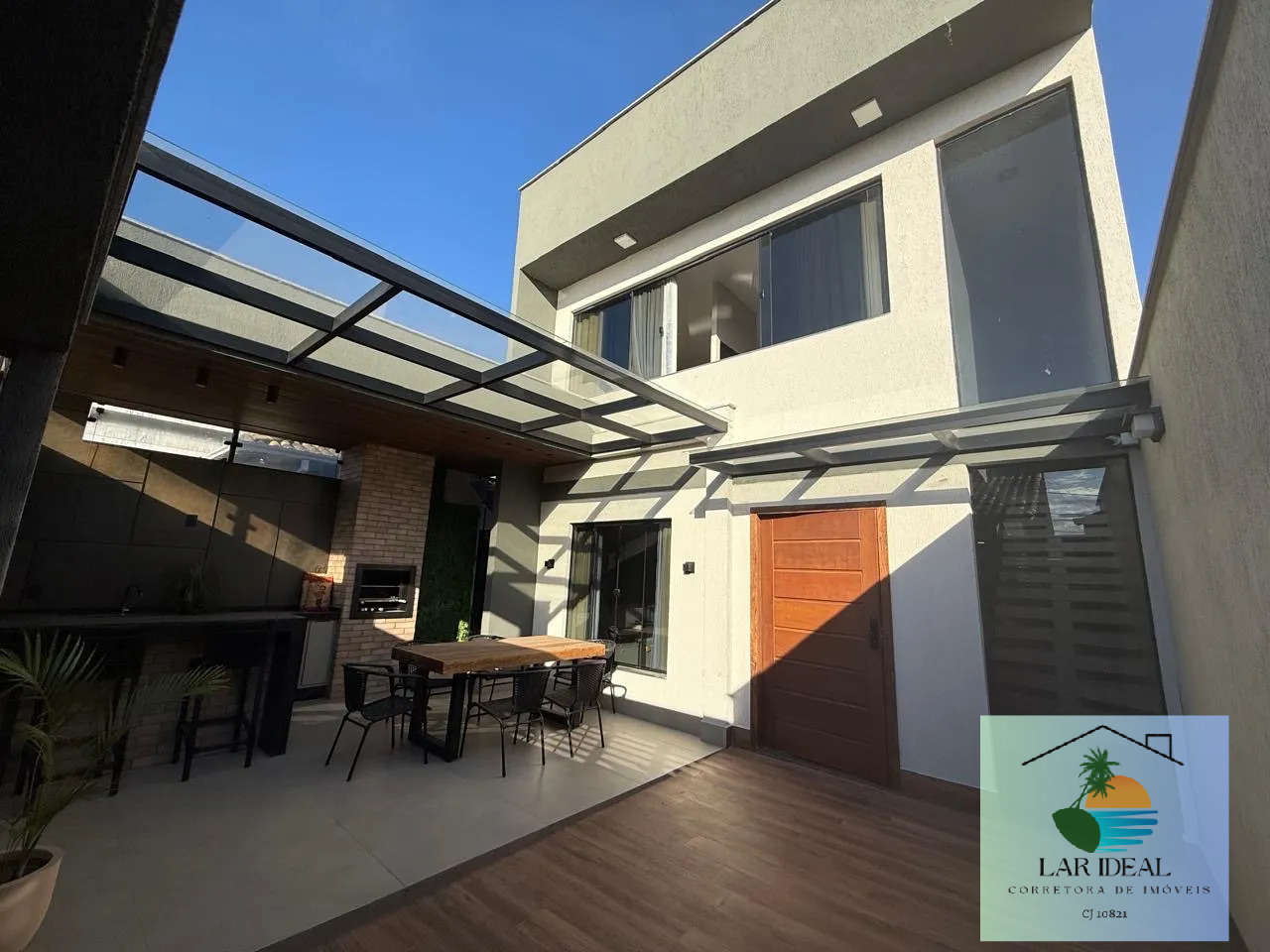 Casa, 4 quartos, 220 m² - Foto 1