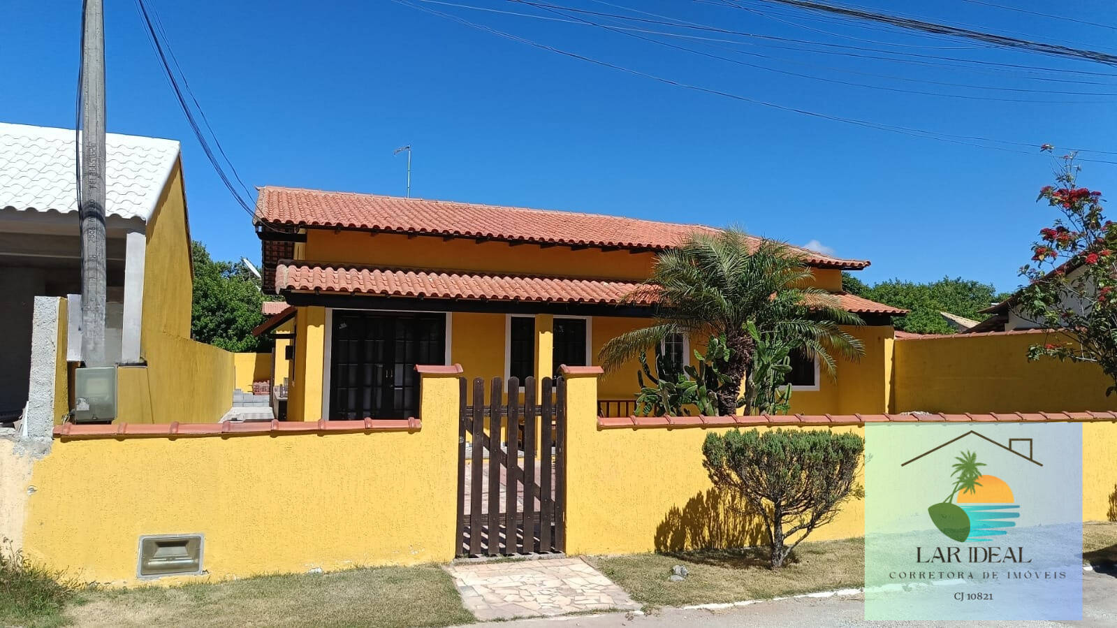 Casa de Condomínio à venda com 4 quartos, 196m² - Foto 1