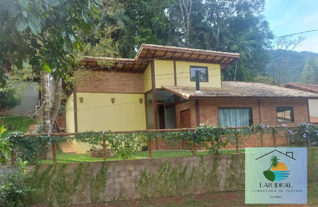 Casa à venda com 2 quartos, 110m² - Foto 1