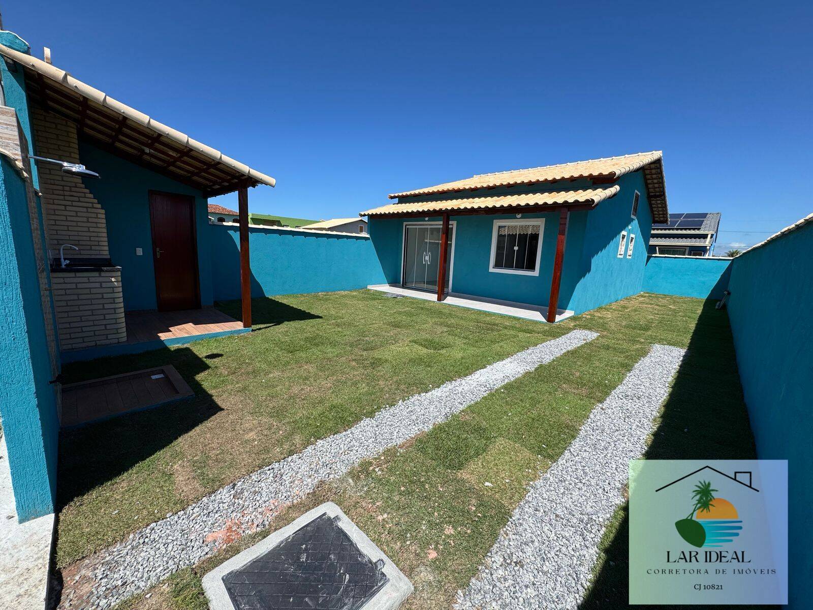 Casa à venda com 2 quartos, 68m² - Foto 1
