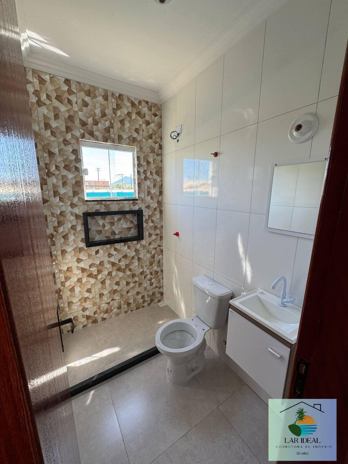 Casa à venda com 2 quartos, 68m² - Foto 9