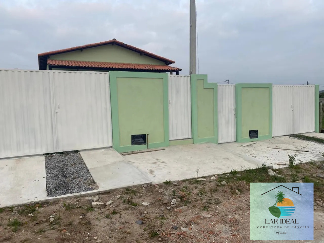 Casa à venda com 2 quartos, 66m² - Foto 1