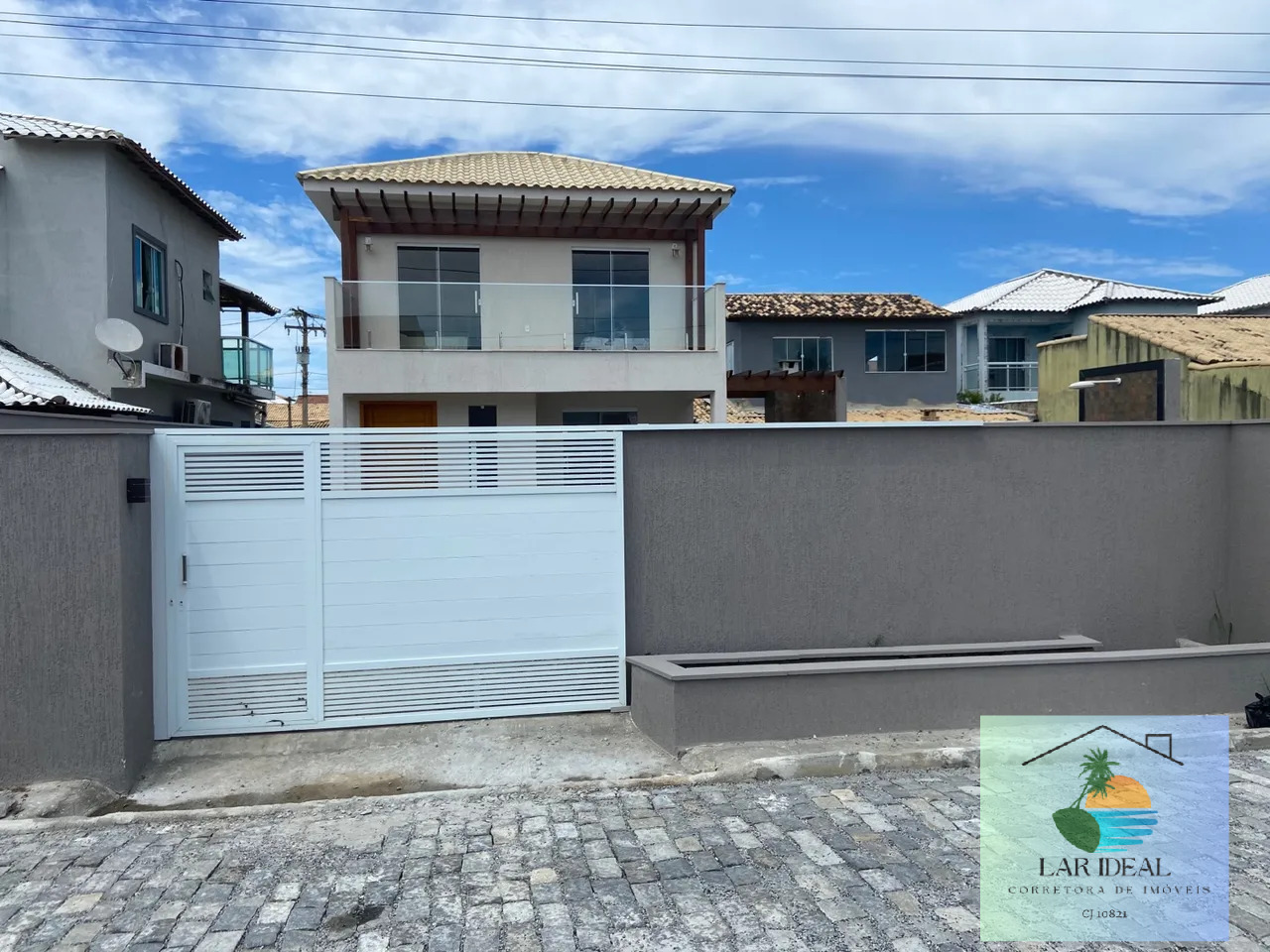 Casa à venda com 3 quartos, 93m² - Foto 1