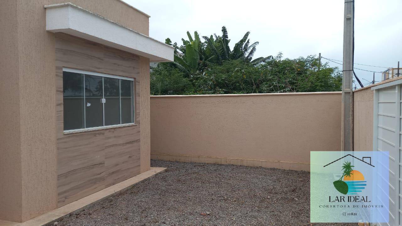 Casa à venda com 2 quartos, 60m² - Foto 4