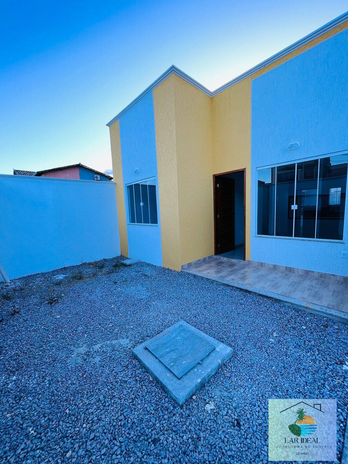 Casa à venda com 2 quartos, 65m² - Foto 1