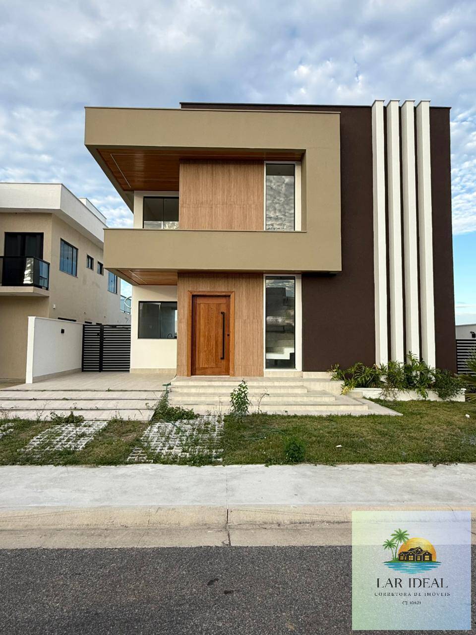 Casa, 3 quartos, 217 m² - Foto 1